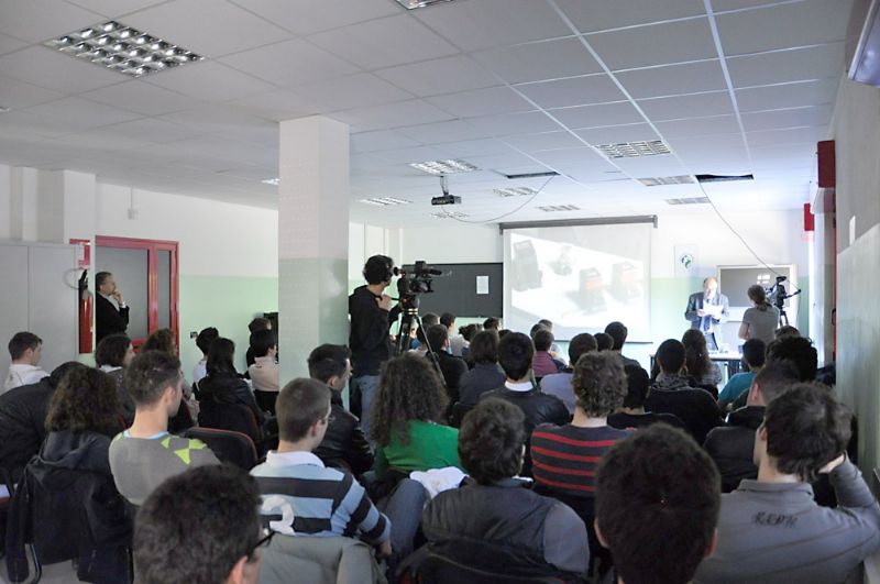 Una fotografia della lezione tenuta dal Prof. Marchis